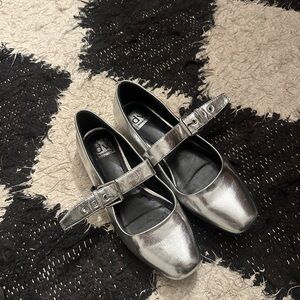 DV Dolce Vita Silver Flat